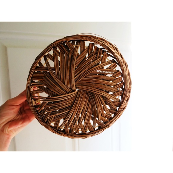 Vintage decorative woven basket 🍁 - Picture 2 of 6